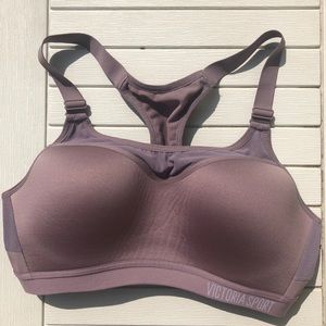Victoria Secret  Incredible Lightweight sports bra